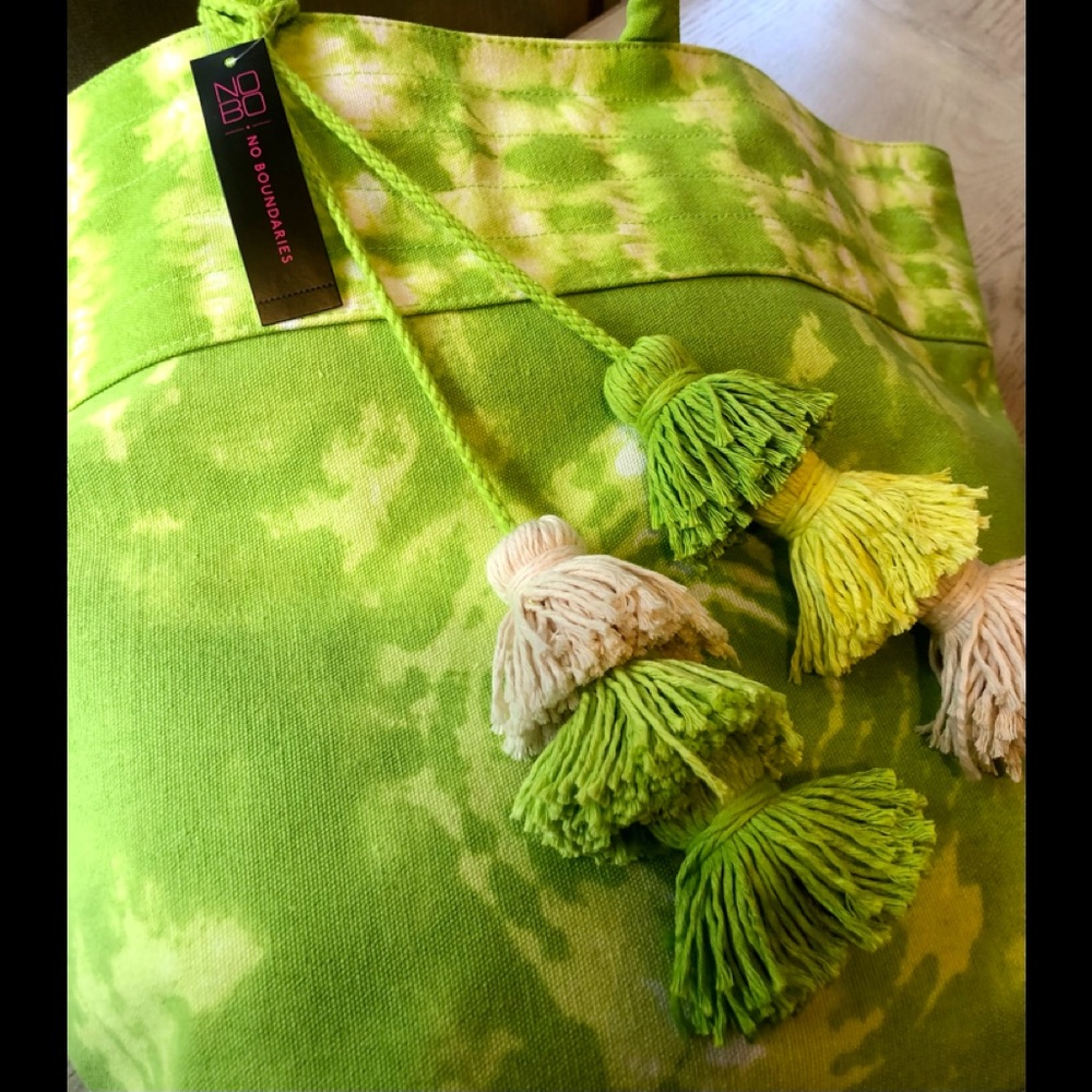 NO BOUNDARIES GREEN/WHITE CANVAS TOTE - Picture 5 of 9